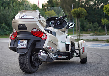 Trójkołowiec turystyczny CAN-AM Spyder RT